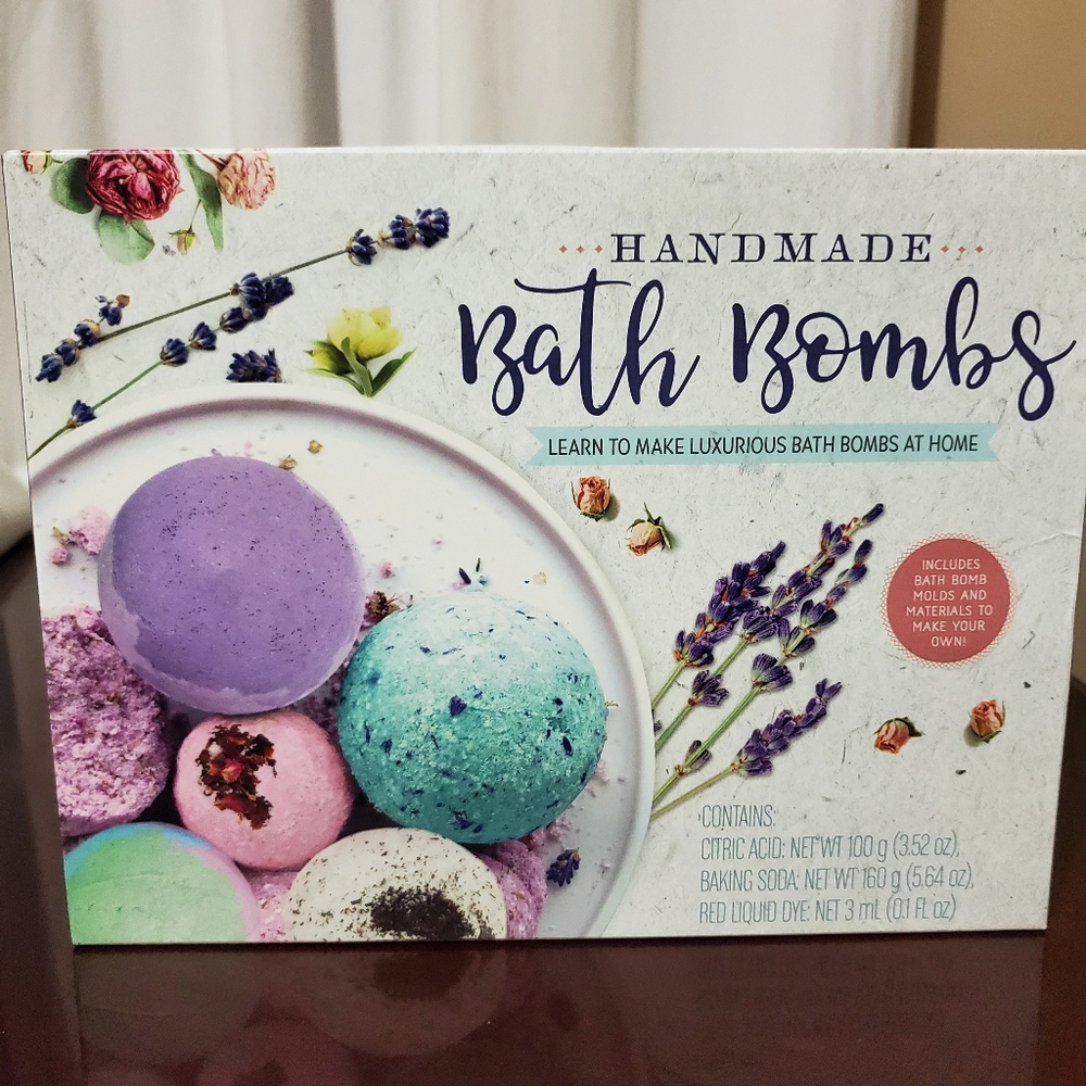 🎉NWT Bath Bomb Kit🎉